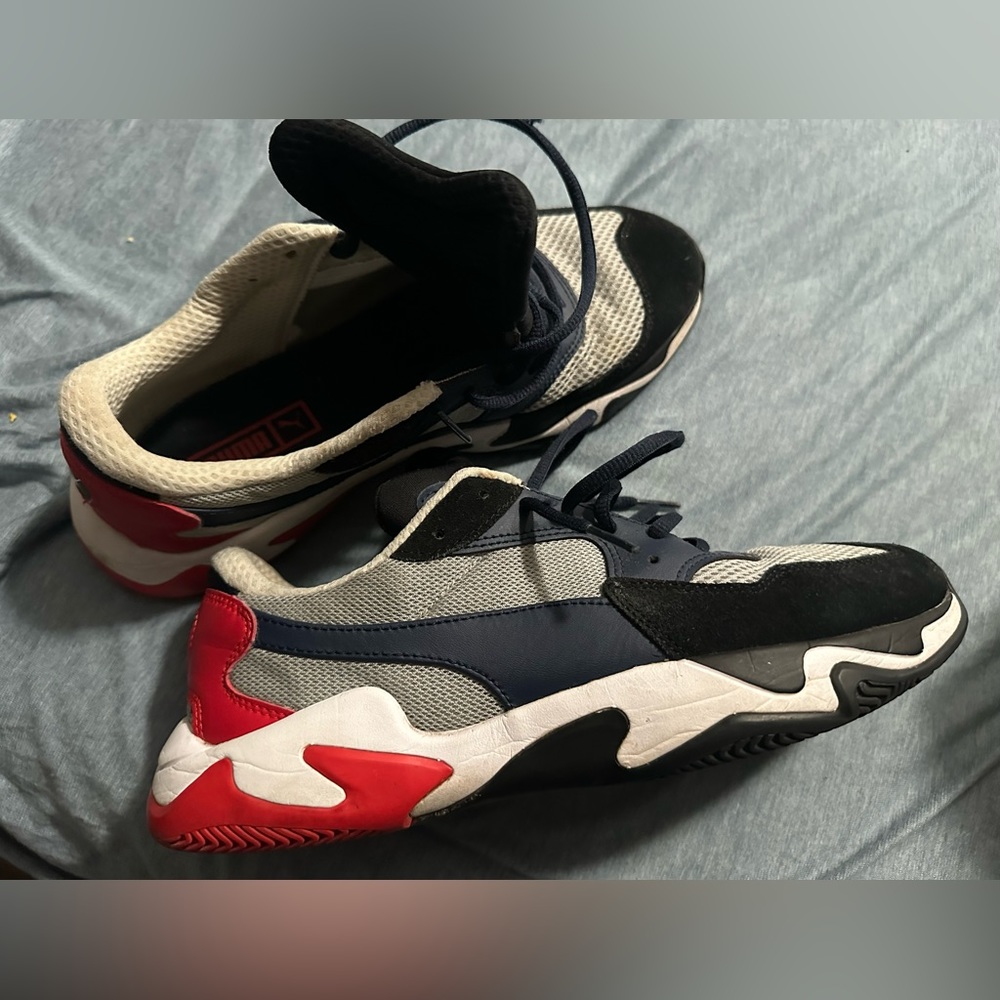 Puma Sneakers